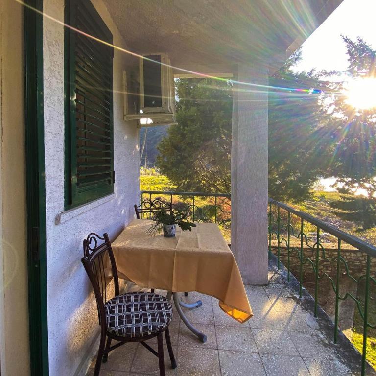 Agroturizem Hotel Vila Franceze Koman Exterior foto